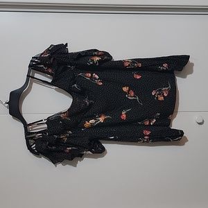 Women's Maurices dressy Floral top w/caged sleeves & Ruffle- Size 0